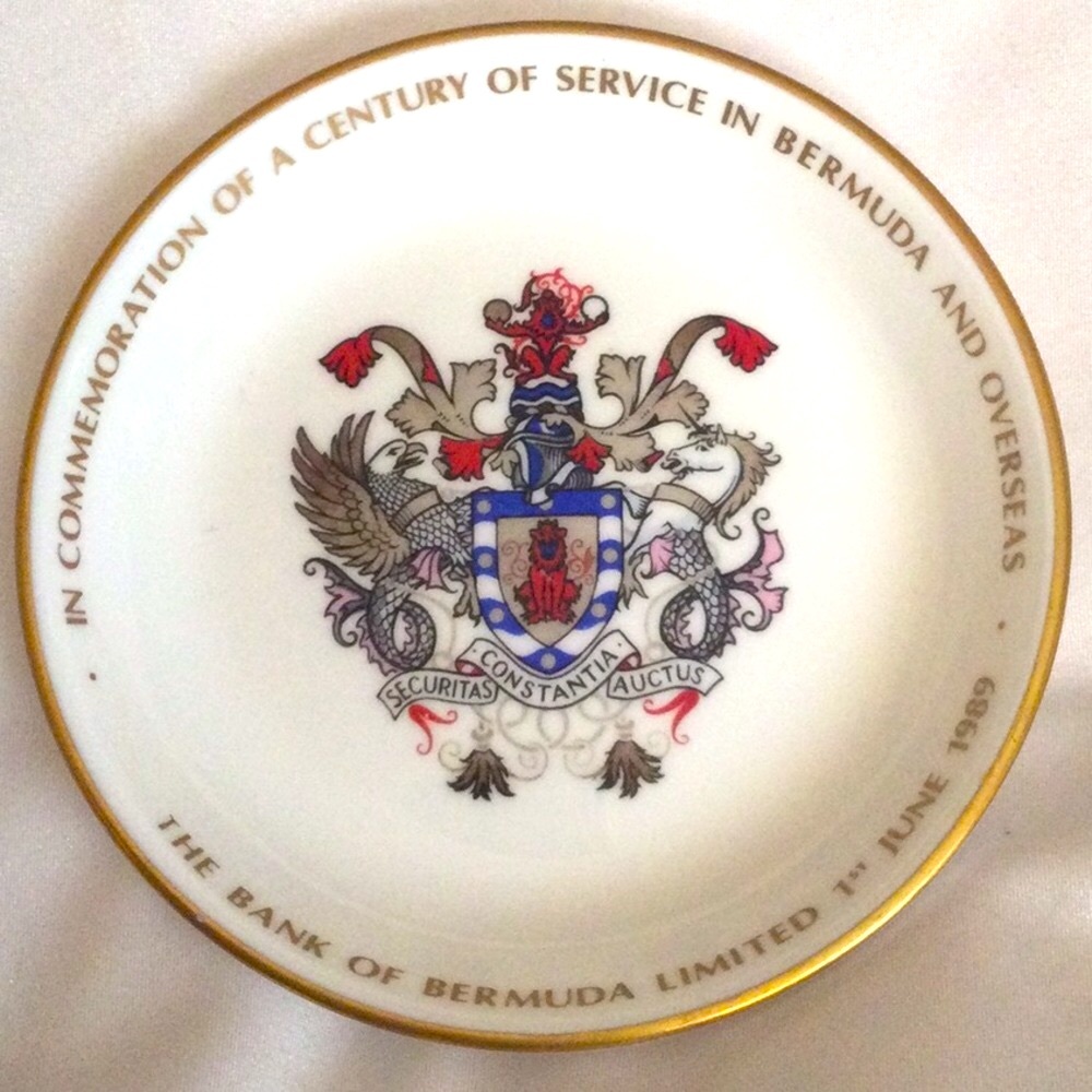 Royal Worcester 4.5” White Decorative Plate with Gold Rim and Multicolor Crest
